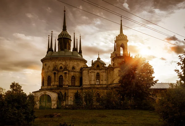 Kostel Narození Páně v městě Bykovo nedaleko Moskvy — Stock fotografie