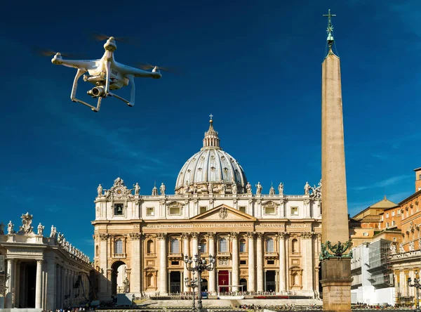 Drone sobre plaza y basílica de San Pedro en Roma —  Fotos de Stock
