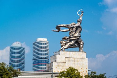 ünlü Sovyet anıt işçi ve Kolhoz kadın, Moskova