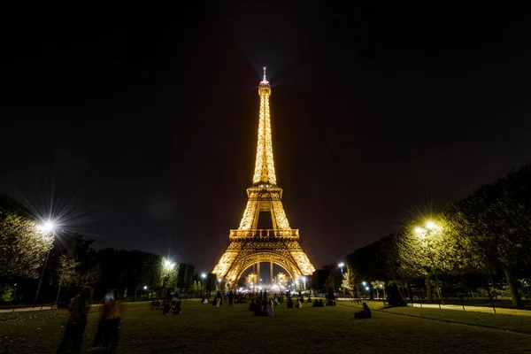 Eiffeltårnet om natten, Paris – stockfoto
