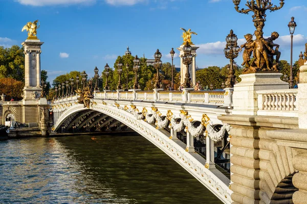 Pont alexandre iii v Paříži — Stock fotografie
