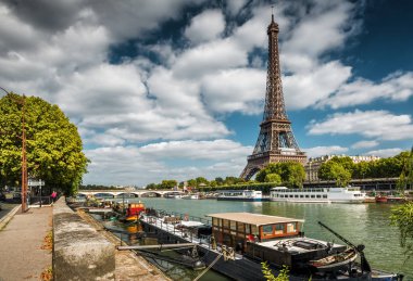 River seine ve Eyfel Kulesi, paris