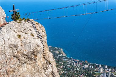 Halat köprü üzerinde Mount Ai-Petri Kırım '