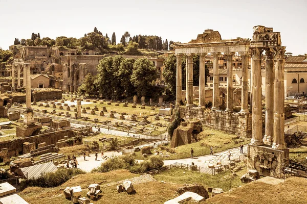 Forum Romanum med templet av Saturnen, Rom — Stockfoto