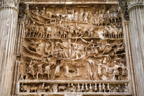 Roma'da Septimius Severus'un kemer detayını — Stok fotoğraf