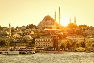 Gün batımında, Türkiye'de Istanbul'da Haliç