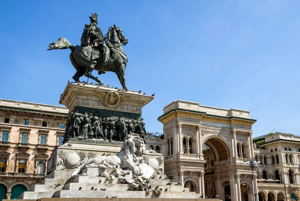 Monumento a Vittorio Emanuele II e Galleria Vittorio Emanuele — Fotografia de Stock