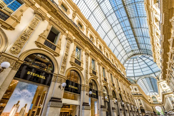 Galleria Vittorio Emanuele II v Miláně, Itálie — Stock fotografie
