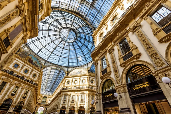 The Galleria Vittorio Emanuele II in Milan, italy — Stock Photo, Image