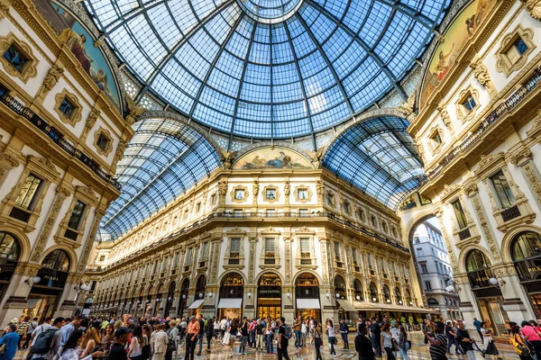 Galleria Vittorio Emanuele II i Milano, Italien — Stockfoto