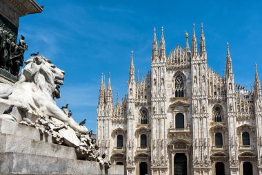 Piazza del Duomo Milan Katedrali ile 
