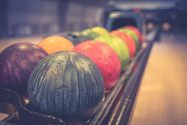 Boules de bowling colorées — Photo