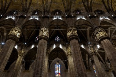 Milano Katedrali'ne iç