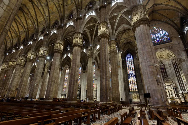 Interieur van de kathedraal van Milaan — Stockfoto