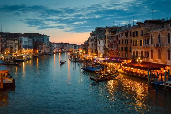 Gran Canal por la noche en Venecia, Italia — Foto de Stock