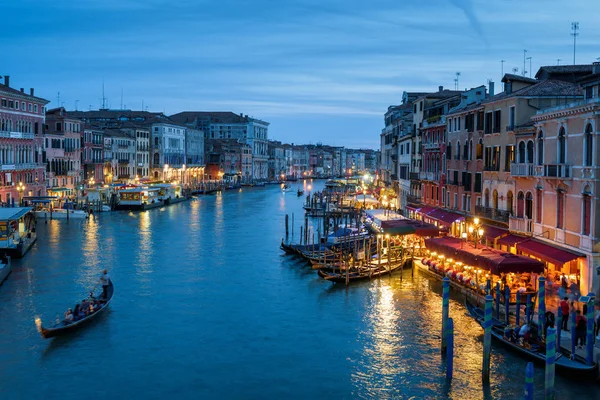 Gran Canal por la noche en Venecia, Italia — Foto de Stock