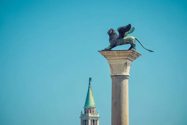 Sculptură de leu în Piazza San Marco, Veneția — Fotografie, imagine de stoc