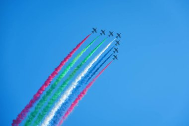 Birleşik Arap Emirlikleri ekibinden akrobasi görüntüleme