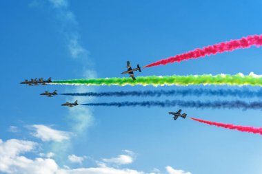 Birleşik Arap Emirlikleri ekibinden akrobasi görüntüleme