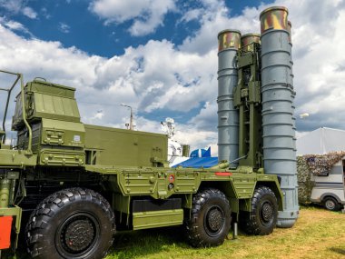 Maks-2017 de S-400 Triumf Rus sistemi