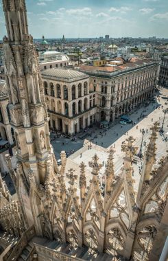 Piazza del Duomo Milan Katedrali görünümünü