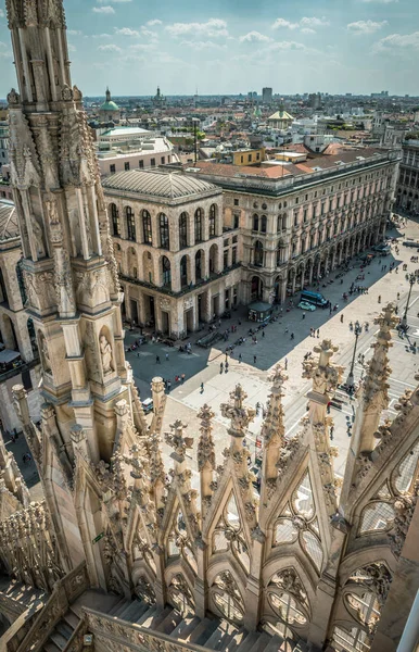Vista da Piazza del Duomo da Catedral de Milão — Fotografia de Stock