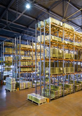 Büyük modern ambar