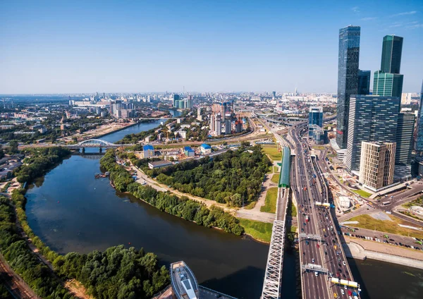 Вид с воздуха на Москву и Москву — стоковое фото