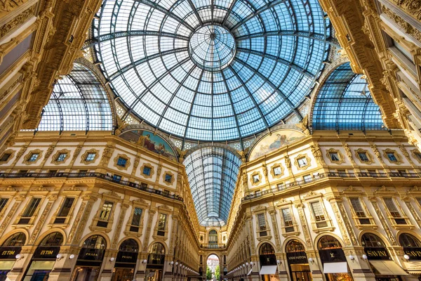 Inside the Galleria Vittorio Emanuele II in Milan — Stock Photo, Image