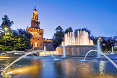 Geceleri Sforza Castel, Milano, İtalya