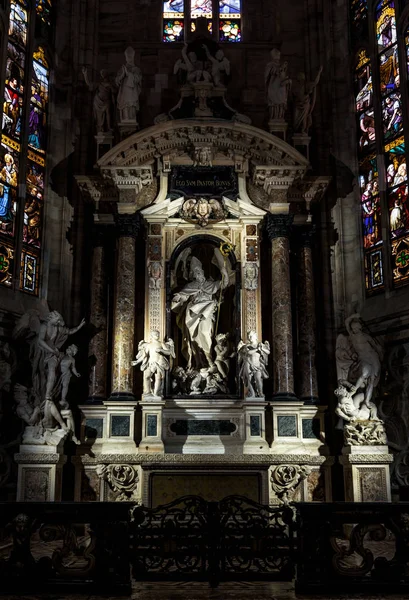 Milano Katedrali'ne iç 