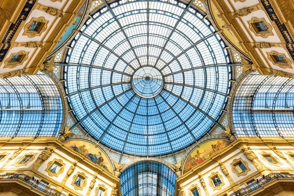 Galleria Vittorio Emanuele II in Milan, Italy — Stock Photo, Image