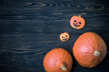 Halloween kabaklar ve çerezler ile arka plan