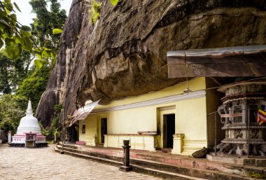 Budist mağara tapınak Mulkirigala, Sri Lanka