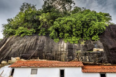 Budist mağara tapınak Mulkirigala, Sri Lanka