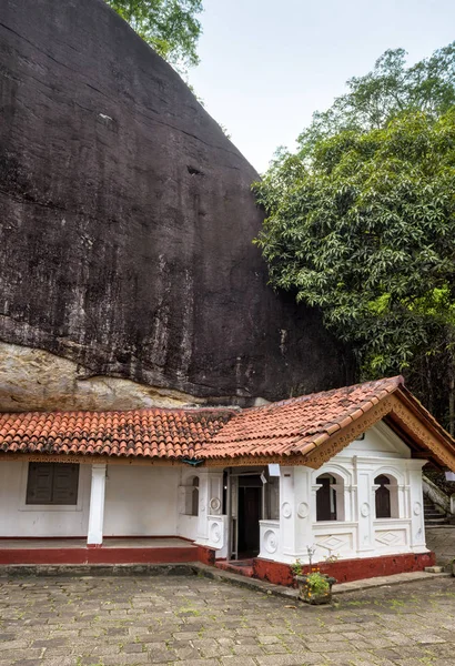 Buddyjski świątyni jaskini w Mulkirigala, Sri Lanka — Zdjęcie stockowe