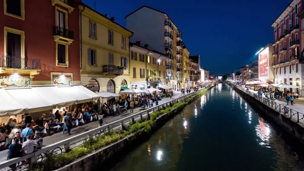 Kanału Naviglio Grande, w nocy w Mediolan, Włochy — Zdjęcie stockowe