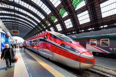 Tren Garı, Milano, İtalya