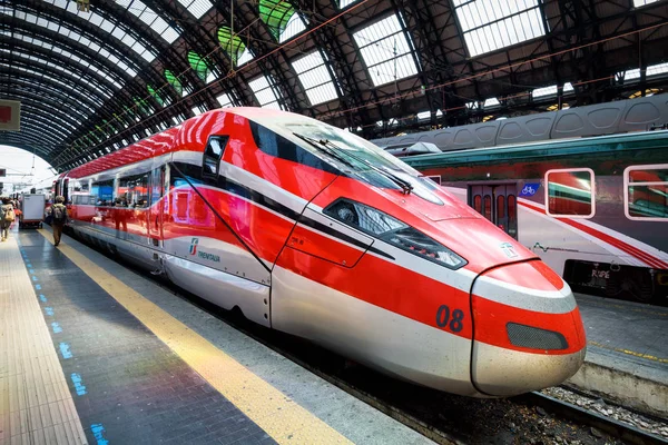 Tren moderno de alta velocidad —  Fotos de Stock
