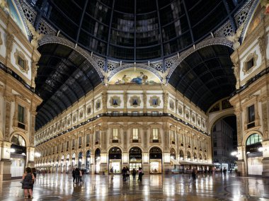 İçinde Galleria Vittorio Emanuele II, Milan