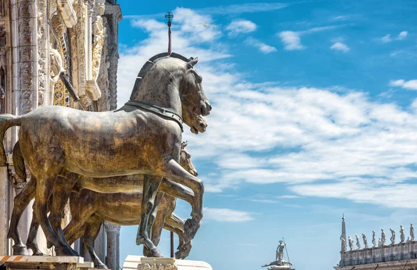 Cavalos de bronze da Basílica de San Marco, Veneza — Fotografia de Stock