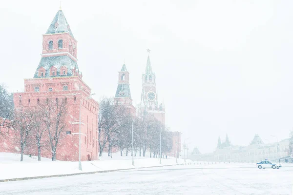 莫斯科克里姆林宫在冬季红场 — 图库照片