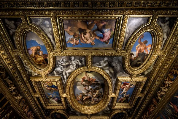 Interieur van het Dogenpaleis in Venetië, Italië — Stockfoto