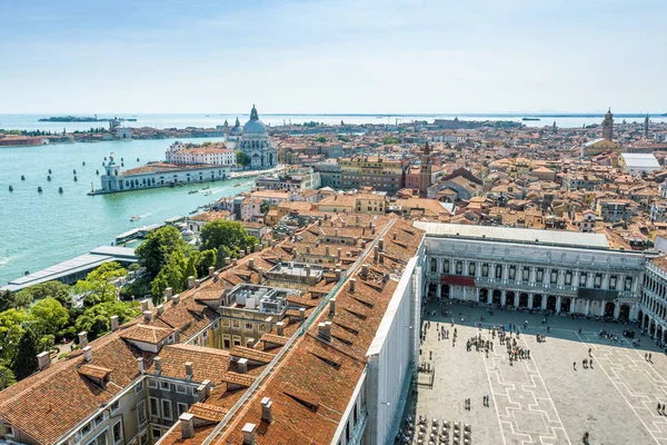 Vista aérea de la Plaza de San Marcos en Venecia, Italia — Foto de Stock