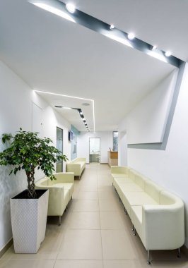 Bir modern klinik iç, koridor