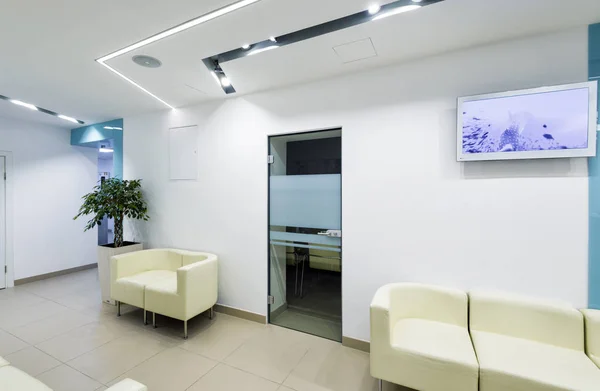 Bir modern klinik iç, koridor — Stok fotoğraf