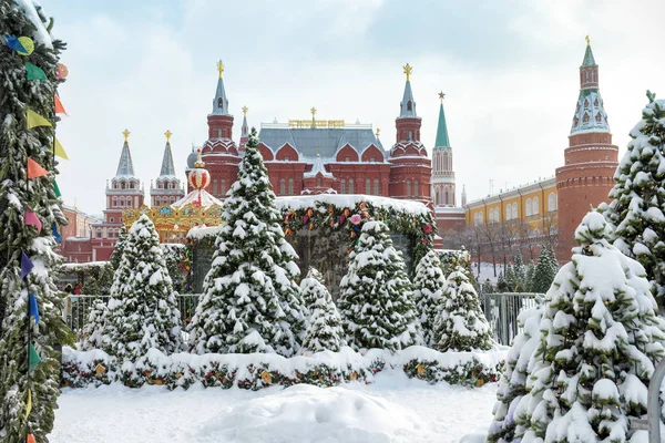国家历史博物馆和莫斯科克里姆林宫 — 图库照片