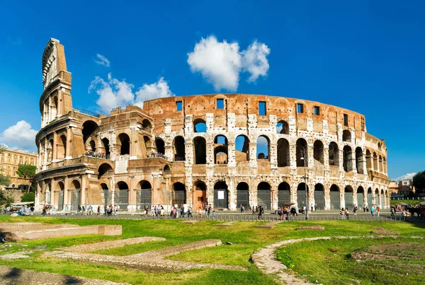 Κολοσσαίο ή το Κολοσσαίο στη Ρώμη, Ιταλία — Φωτογραφία Αρχείου