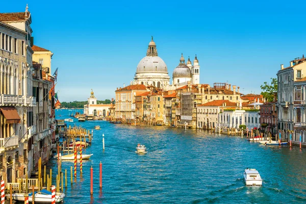 Gran Canal en Venecia en un día soleado, Italia — Foto de Stock