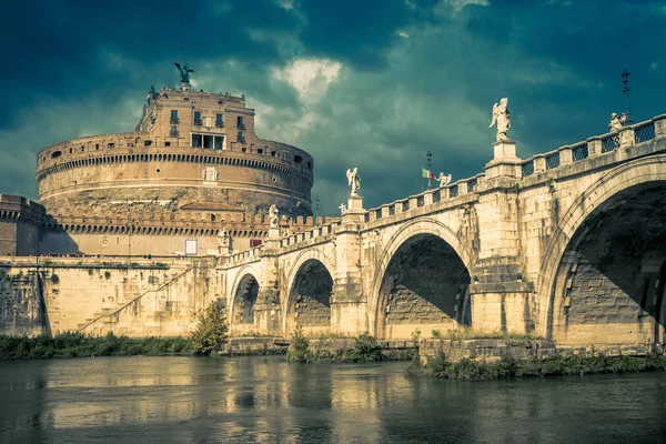 Castel Sant'Angelo v létě, Řím, Itálie — Stock fotografie